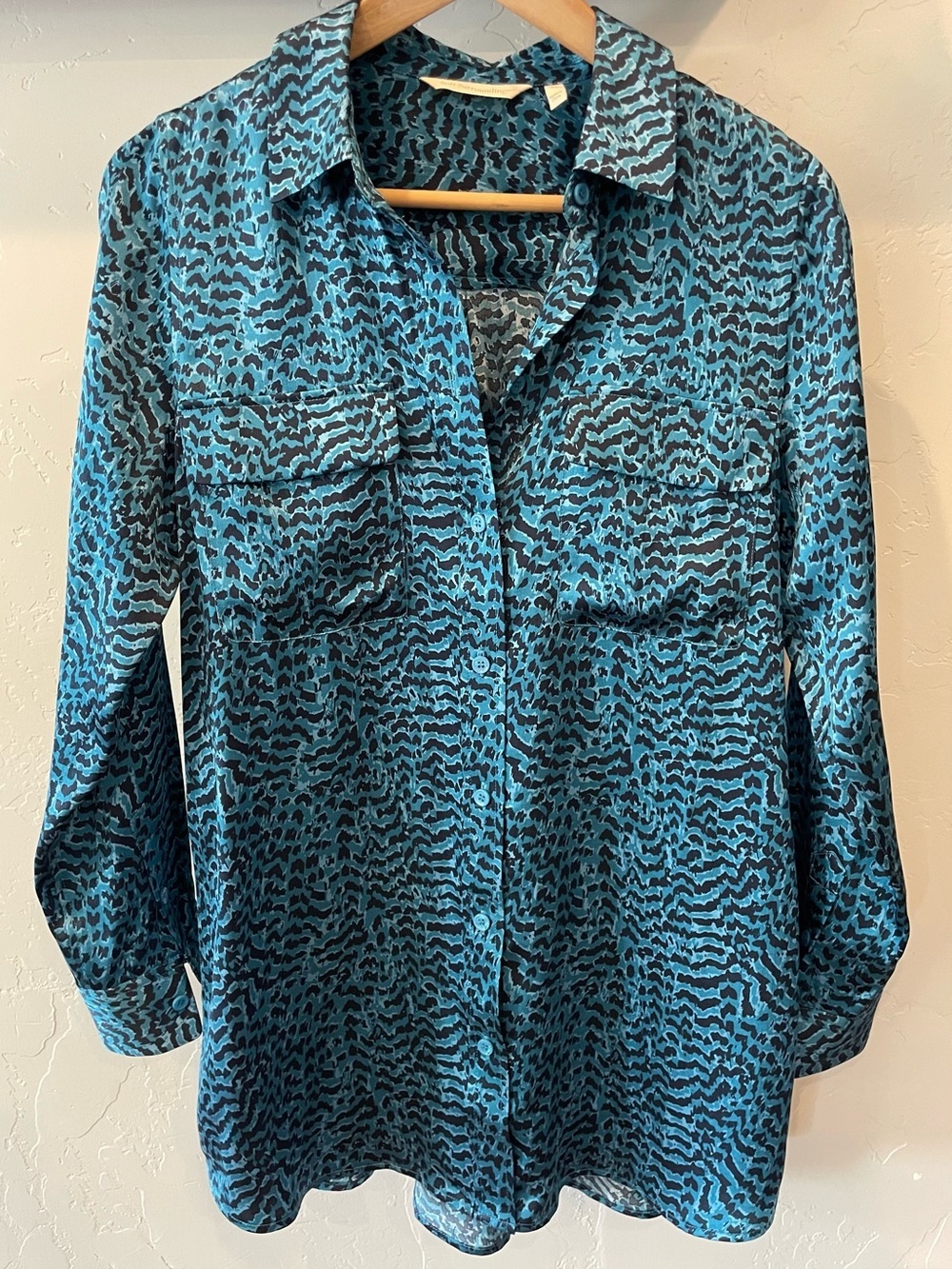 New soft surroundings 100% silk blue Print Animal-Print Button-Up Shirt XS